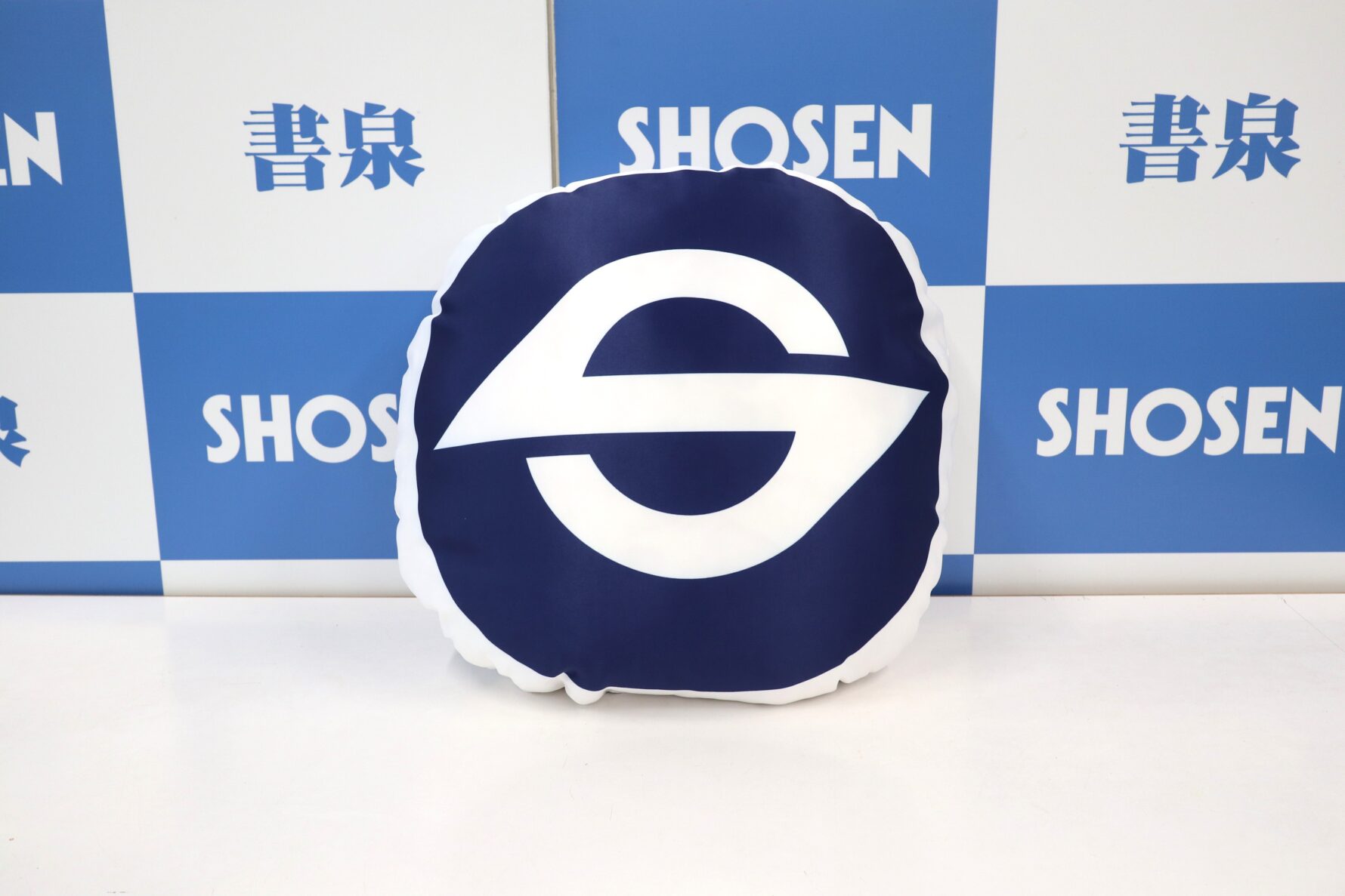 東京メトロ20周年記念クッション　3,300円（税込）