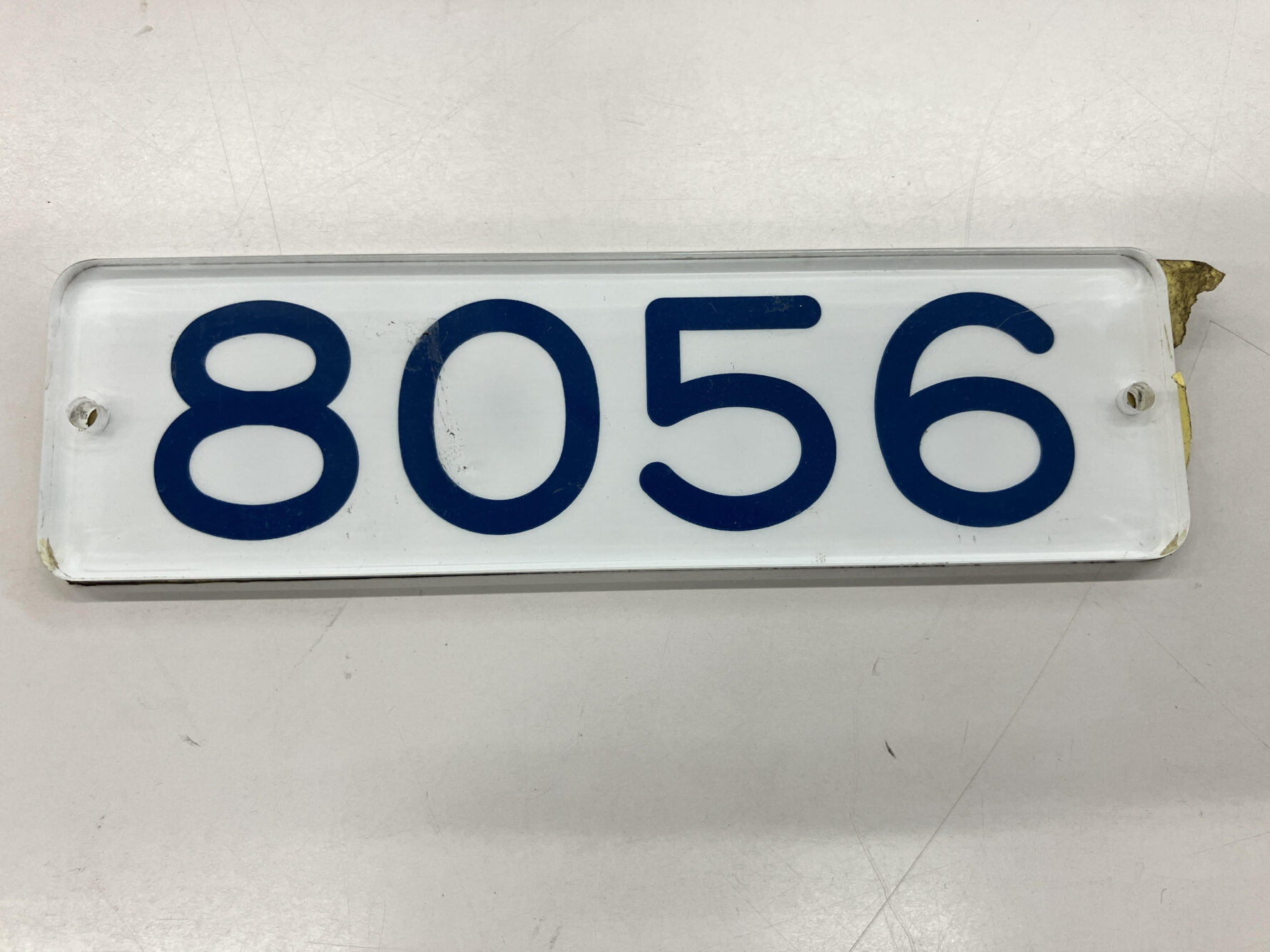 車号プレート「8056」（8056編成）　16,500円