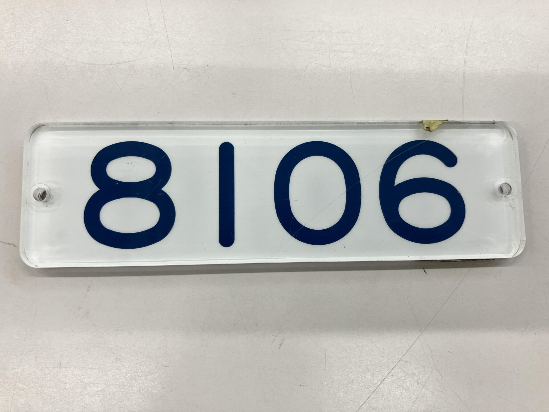 車号プレート「8106」（8056編成）11,000円