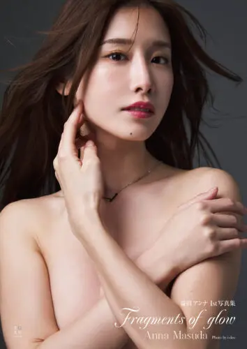 益田アンナ 1st写真集 「Fragments of glow」発売記念イベント（秋葉原）