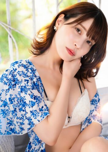 『岸明日香～OTONA KAWAII～』トレーディングカード発売記念イベント（神保町）