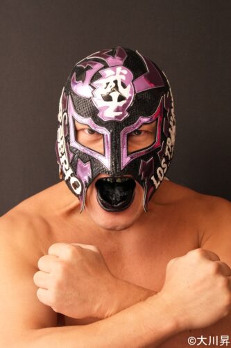 『BUSHI自伝 EN SERIOマジで！』刊行記念サイン本販売