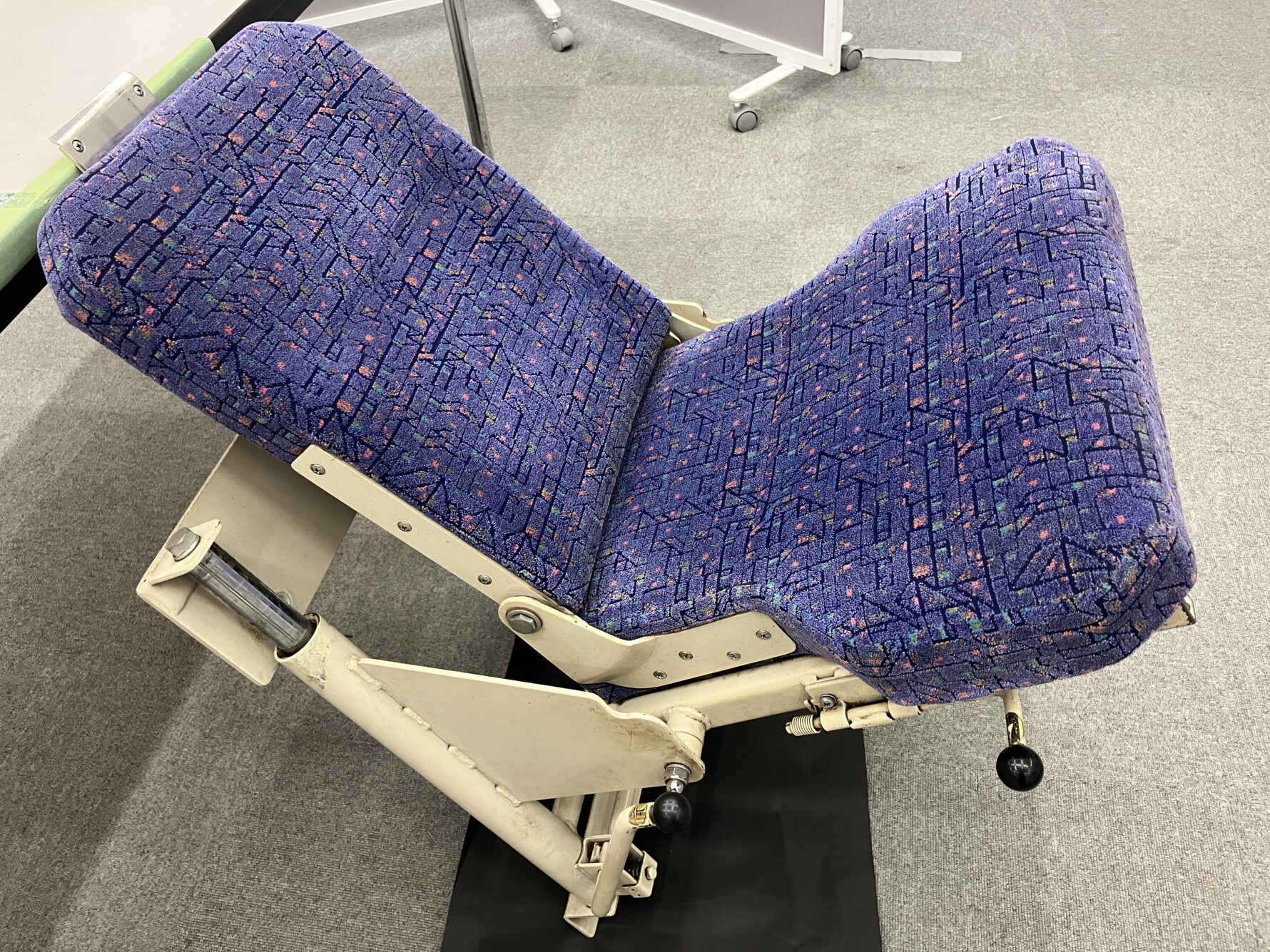 乗務員室用椅子A