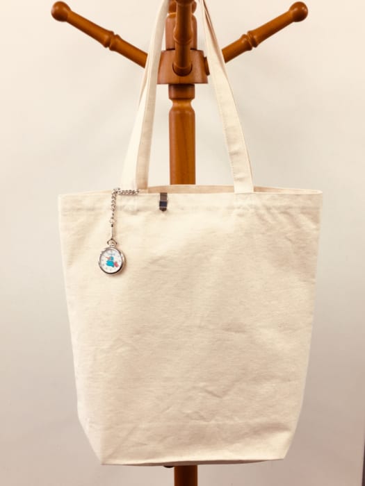 書泉限定 Jr西日本icカード Icoca のマスコットキャラクター カモノハシのイコちゃんの懐中時計 発売のお知らせ 書泉 神保町 秋葉原